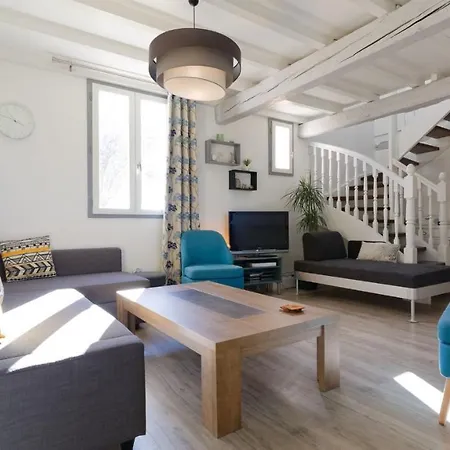 De Charme Climatise, Son Jacuzzi - Privatif Et La Piscine De La Maison Bleue Du Gers ベッド・アンド・ブレックファスト 4*