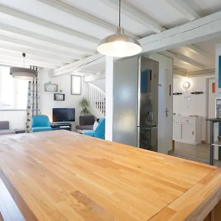 De Charme Climatise, Son Jacuzzi - Privatif Et La Piscine De La Maison Bleue Du Gers 4*