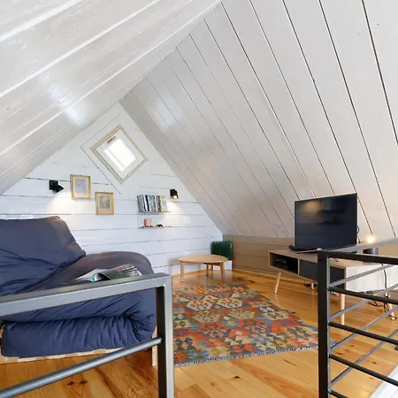 Alojamento de Acomodação e Pequeno-almoço De Charme Climatise, Son Jacuzzi - Privatif Et La Piscine De La Maison Bleue Du Gers 4*