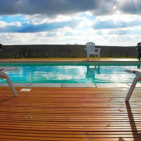 Frühstückspension De Charme Climatise, Son Jacuzzi - Privatif Et La Piscine De La Maison Bleue Du Gers