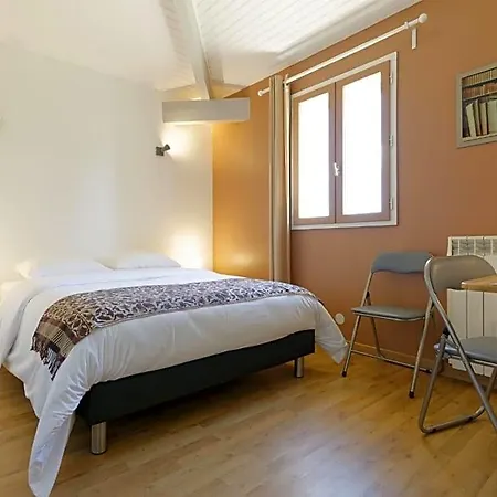 De Charme Climatise, Son Jacuzzi - Privatif Et La Piscine De La Maison Bleue Du Gers