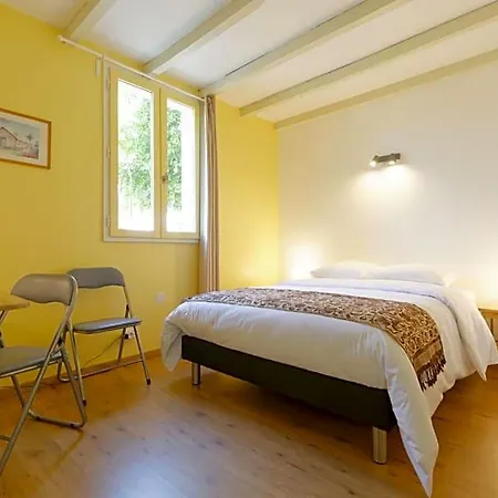 Frühstückspension De Charme Climatise, Son Jacuzzi - Privatif Et La Piscine De La Maison Bleue Du Gers Savignac-Mona
